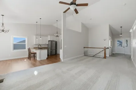 3302 Anastasia Place Muscatine IA 52761