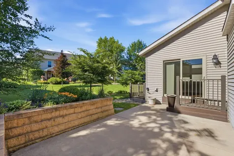 3302 Anastasia Place Muscatine IA 52761