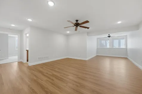 3302 Anastasia Place Muscatine IA 52761