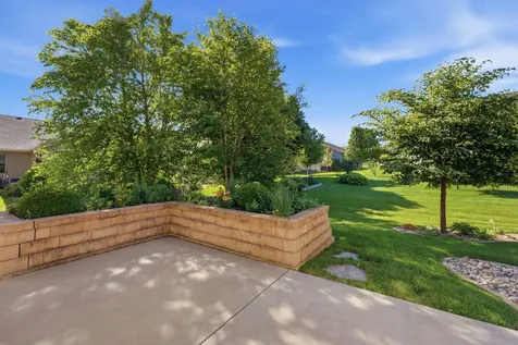 3302 Anastasia Place Muscatine IA 52761
