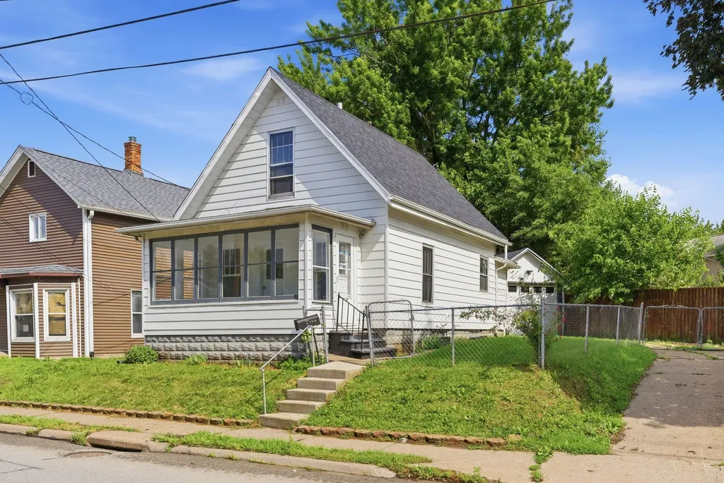 1214 2nd Muscatine IA 52761