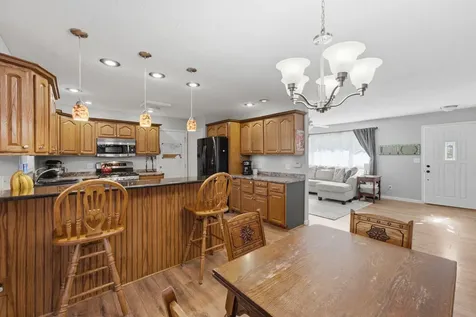 2602 Imperial Oaks Muscatine IA 52761