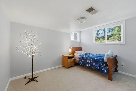2602 Imperial Oaks Muscatine IA 52761