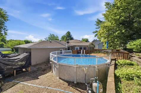 2602 Imperial Oaks Muscatine IA 52761