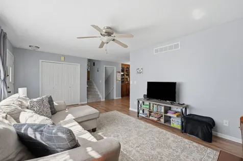 2602 Imperial Oaks Muscatine IA 52761