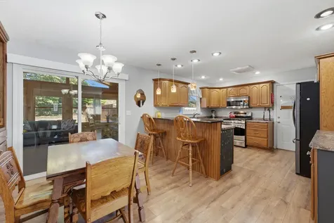 2602 Imperial Oaks Muscatine IA 52761