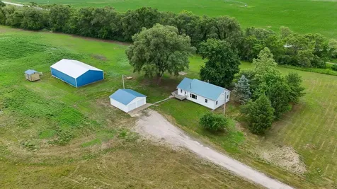 604 Todds Ferry Conesville IA 52739