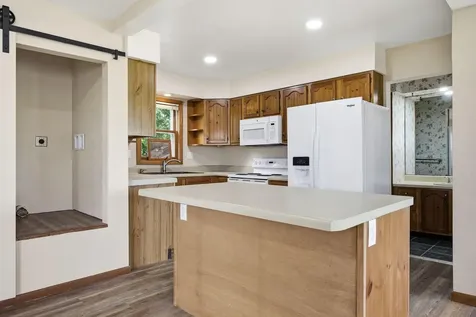 604 Todds Ferry Conesville IA 52739