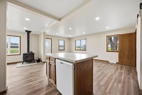 604 Todds Ferry Conesville IA 52739