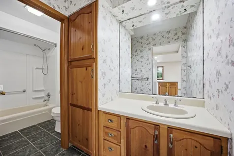 604 Todds Ferry Conesville IA 52739