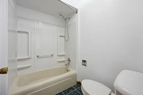 604 Todds Ferry Conesville IA 52739