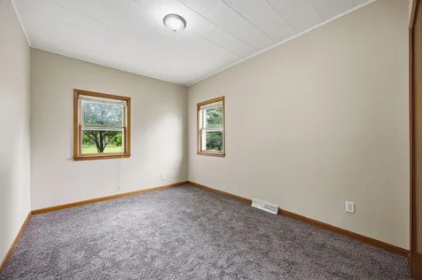 604 Todds Ferry Conesville IA 52739