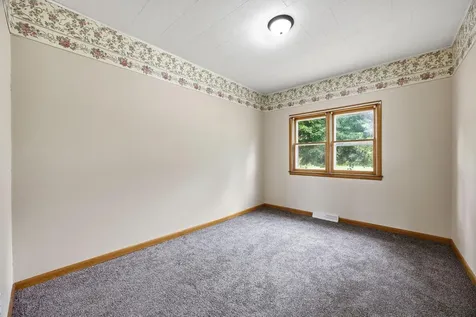 604 Todds Ferry Conesville IA 52739