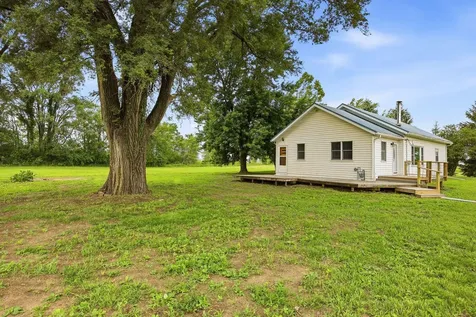 604 Todds Ferry Conesville IA 52739