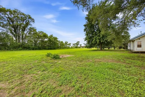 604 Todds Ferry Conesville IA 52739