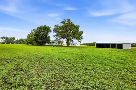 604 Todds Ferry Conesville IA 52739