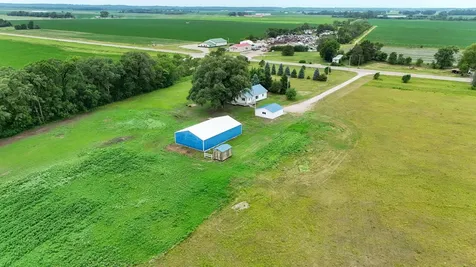 604 Todds Ferry Conesville IA 52739