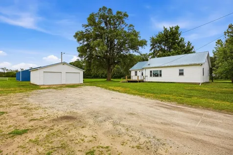 604 Todds Ferry Conesville IA 52739