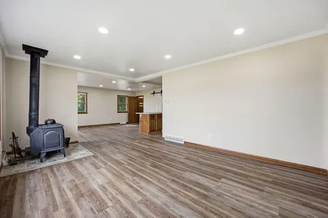 604 Todds Ferry Conesville IA 52739