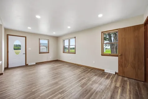604 Todds Ferry Conesville IA 52739