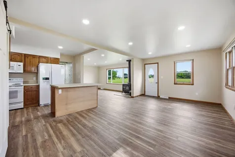 604 Todds Ferry Conesville IA 52739