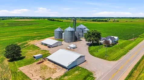 1985 Rose Avenue Wilton IA 52778