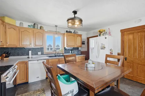 1985 Rose Avenue Wilton IA 52778