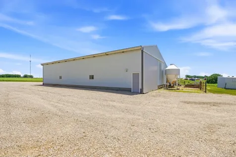 1985 Rose Avenue Wilton IA 52778