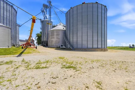 1985 Rose Avenue Wilton IA 52778