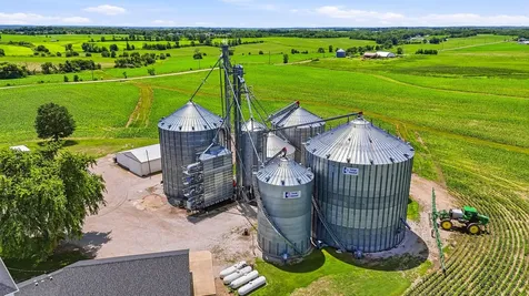 1985 Rose Avenue Wilton IA 52778