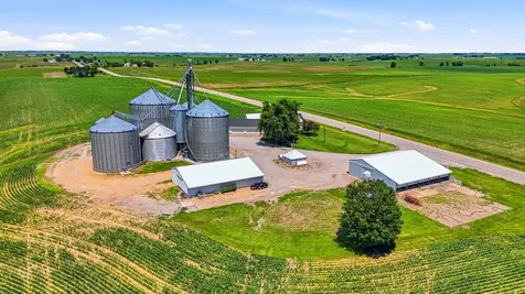 1985 Rose Avenue Wilton IA 52778