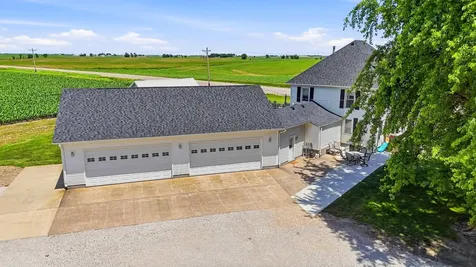 1985 Rose Avenue Wilton IA 52778