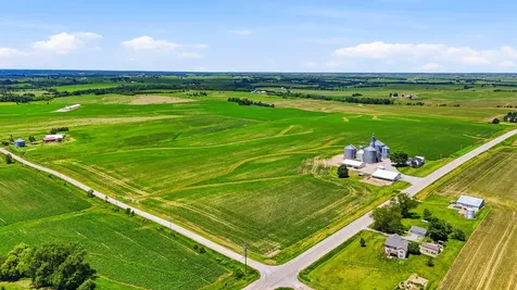 1985 Rose Avenue Wilton IA 52778