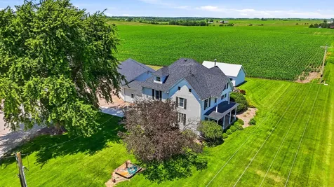 1985 Rose Avenue Wilton IA 52778