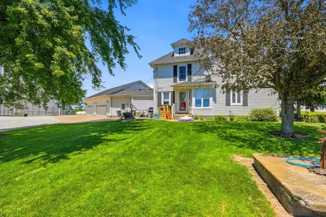 1985 Rose Avenue Wilton IA 52778