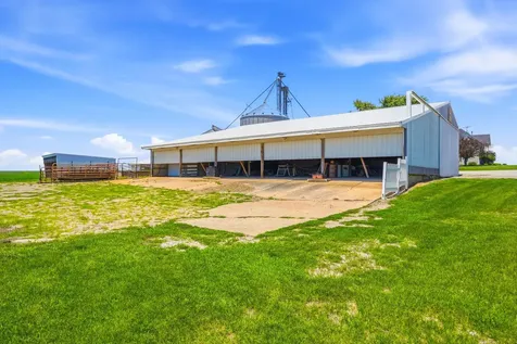 1985 Rose Avenue Wilton IA 52778