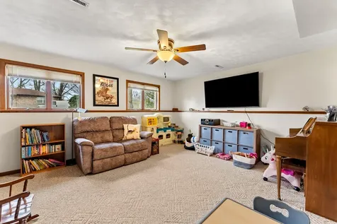 113 Summit Wilton IA 52778