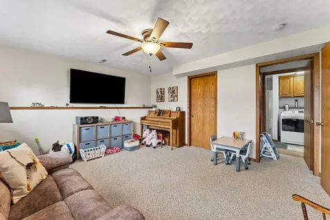 113 Summit Wilton IA 52778