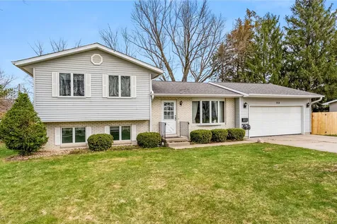 113 Summit Wilton IA 52778