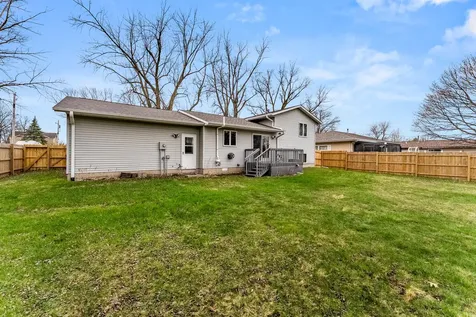 113 Summit Wilton IA 52778