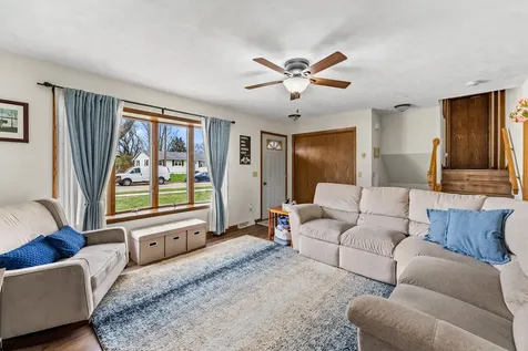 113 Summit Wilton IA 52778