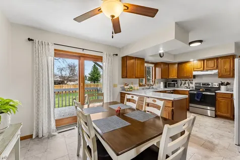 113 Summit Wilton IA 52778