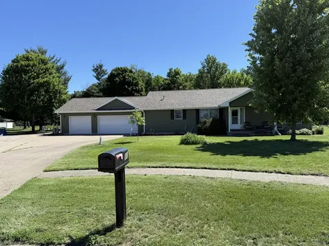310 Summerset Lane Fruitland IA 52749