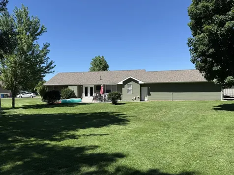 310 Summerset Lane Fruitland IA 52749