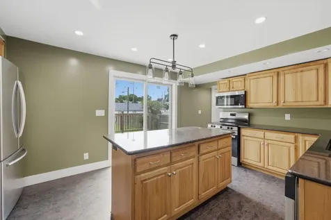817 Cedar Street Muscatine IA 52761