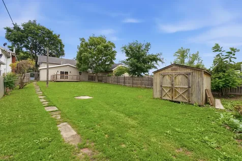 817 Cedar Street Muscatine IA 52761