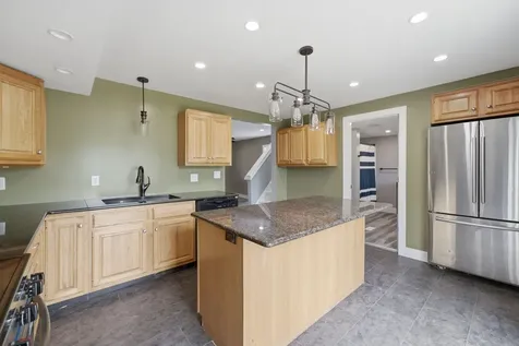 817 Cedar Street Muscatine IA 52761