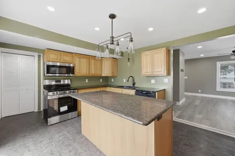 817 Cedar Street Muscatine IA 52761