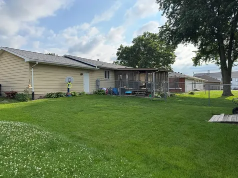 205 York Wilton IA 52778