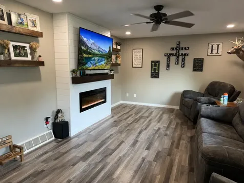 205 York Wilton IA 52778